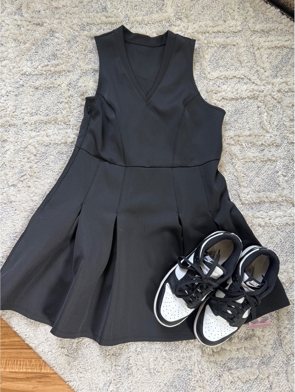 Halara Black Pleated V-Neck Dress Women’s Size L NWT